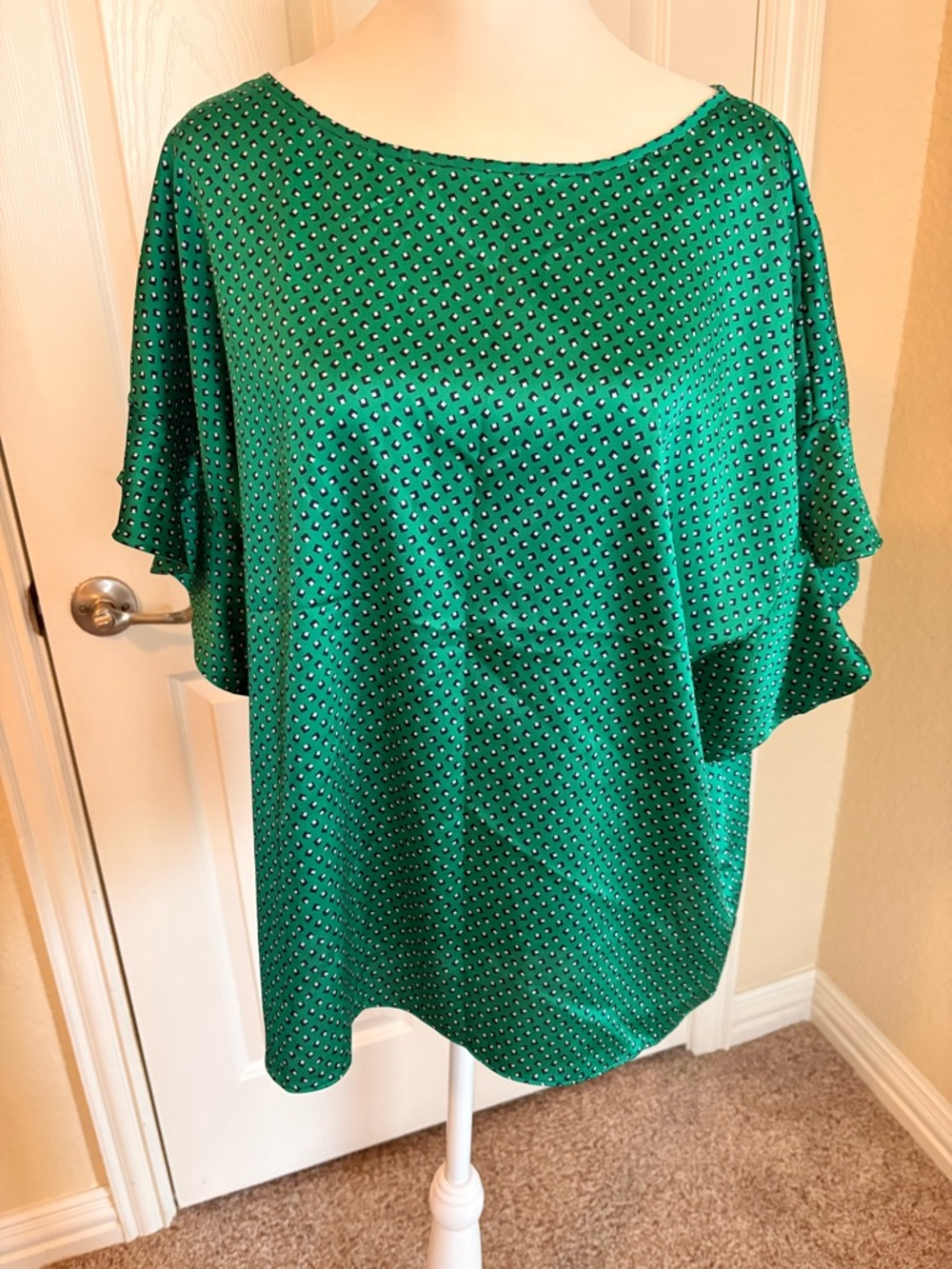 Banana Republic Emerald Green Printed Flutter Sleeve Blouse